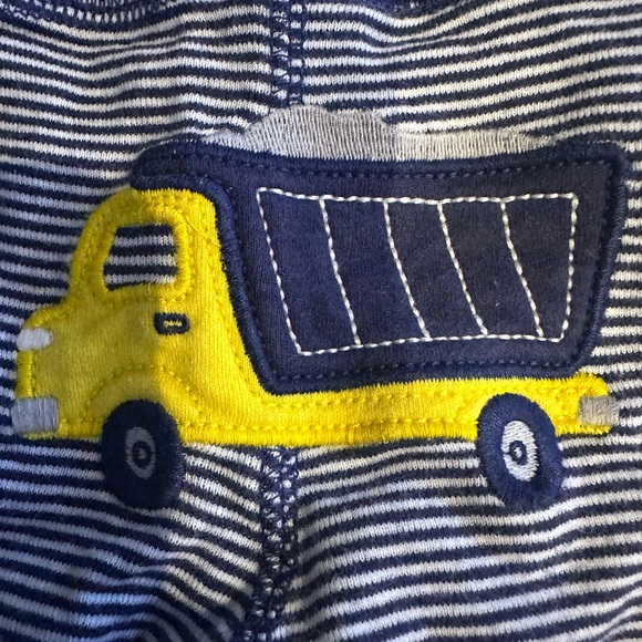 Newborn to 3 month baby boy outfits and onesies - Picture 3 of 14